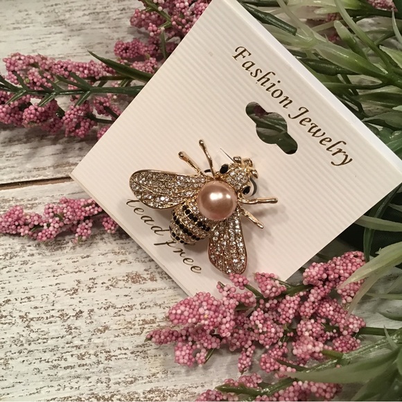 COPY - Bee Brooch - Picture 7 of 9